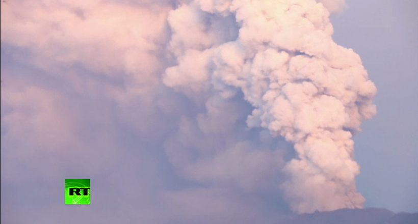 Таймлапс-відео: виверження вулкана Агунг на Балі