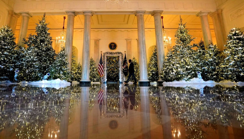 Як перша леді США Меланія Трамп прикрасила Білий дім до Різдва