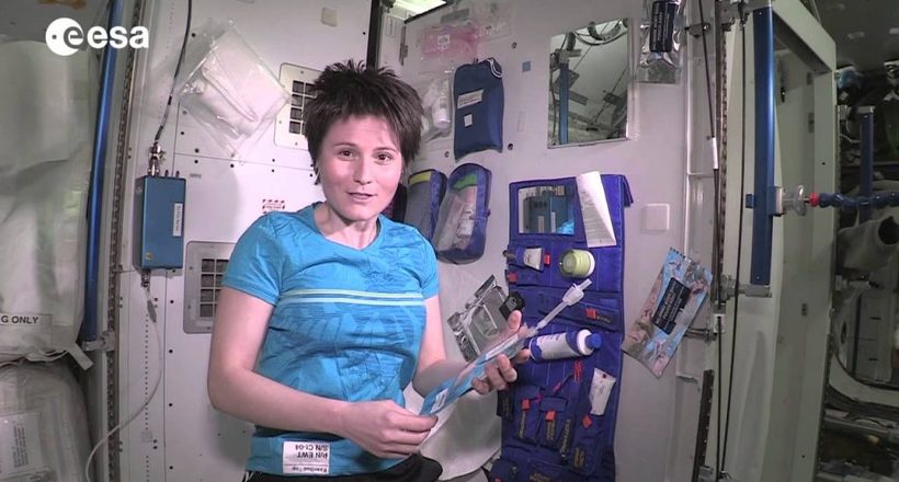 Відео: Як приймають душ космонавти в умовах невагомості