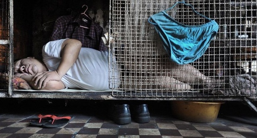 12 неймовірних фото про те, як виглядають житла китайців в Гонконзі 