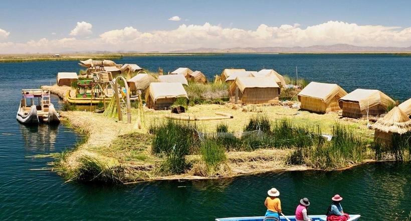 Що змусило плем'я урос будувати плавучі острови на озері Тітікака
