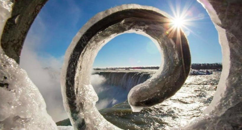 Феноменальний холод в Канаді змусив Ніагару застигнути і перетворив країну в Нарнію