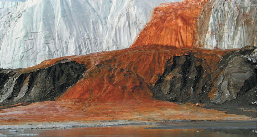 Кривавий водоспад на льодовику Тейлора: чому він має такий моторошний вигляд