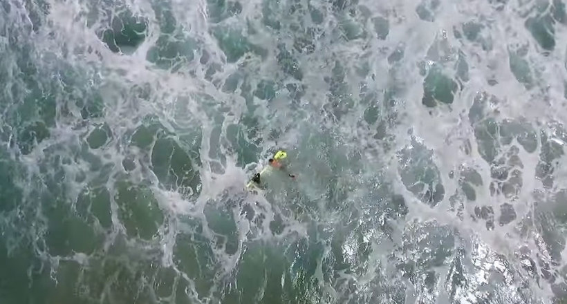 Відео: Потопаючих людей вперше врятували за допомогою дрона