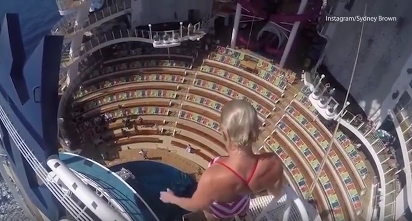 Відео: Сесілія Карлтон зробила стрибок у басейн з екстремальною висоти