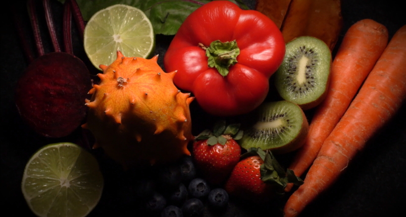 Відео: Як під мікроскопом виглядає їжа, яку ми їмо