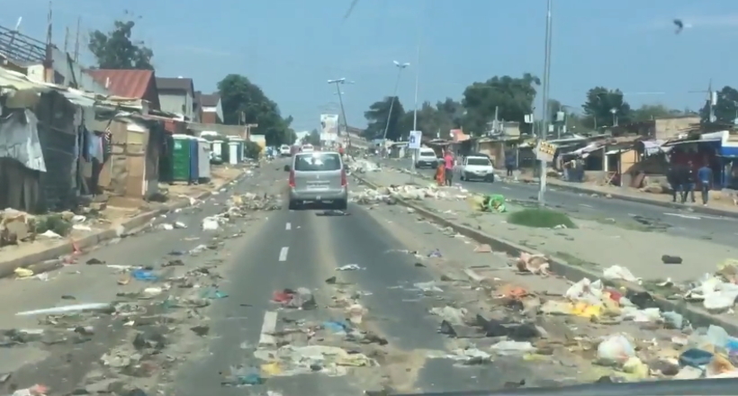Відео з вулиць великого міста в ПАР, демонструє жахливу ступінь забруднення