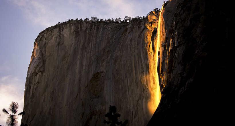 Відео: Вражаючий «лавовий» водоспад долини Йосеміті