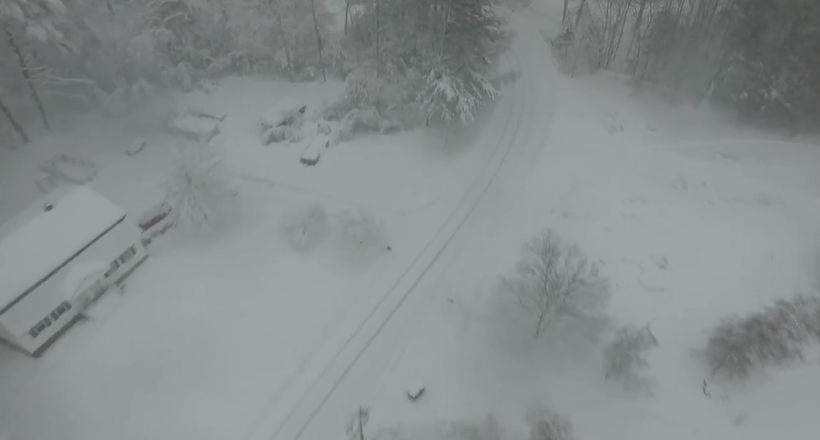 Відео: Вражаючі наслідки багатогодинного снігової бурі «очима» дрона