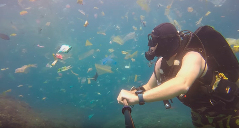 Відео: Замість прекрасних риб пластик — дайвер зняв заповнений сміттям океан на Балі