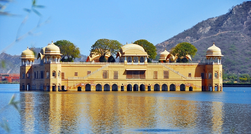 4 поверху під водою: навіщо палац Джал-Махал збудували посеред озера