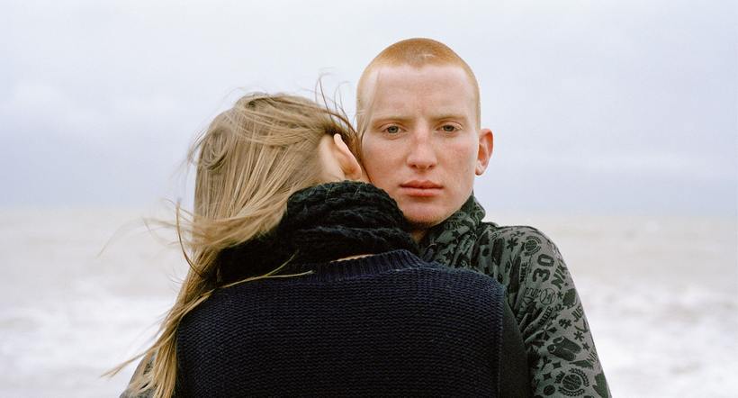 Любити по-англійськи: фотограф знімає закоханих британських підлітків