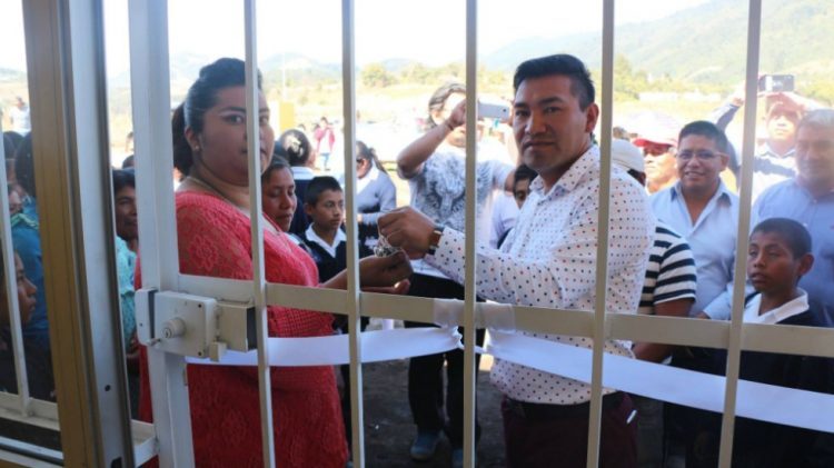 Коли не виконав обіцянки: мексиканці замкнули мера в ратуші і зажадали викуп