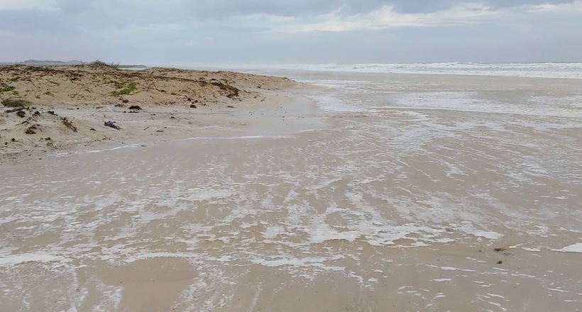 І пустеля стала морем: циклон приніс воду в пустелю Саудівської Аравії