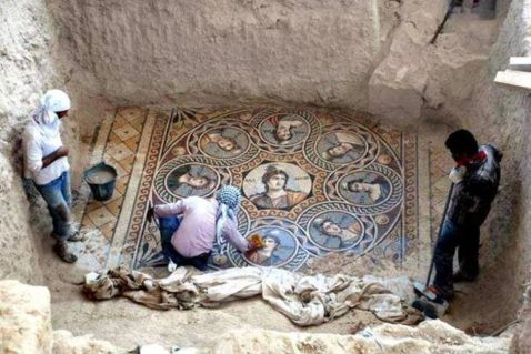 У Туреччині виявлені дивовижні мозаїки 300 року до н. е.