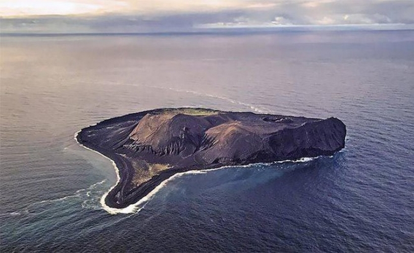 Острів, на який ніхто не може потрапити і який не існував до 1963 року