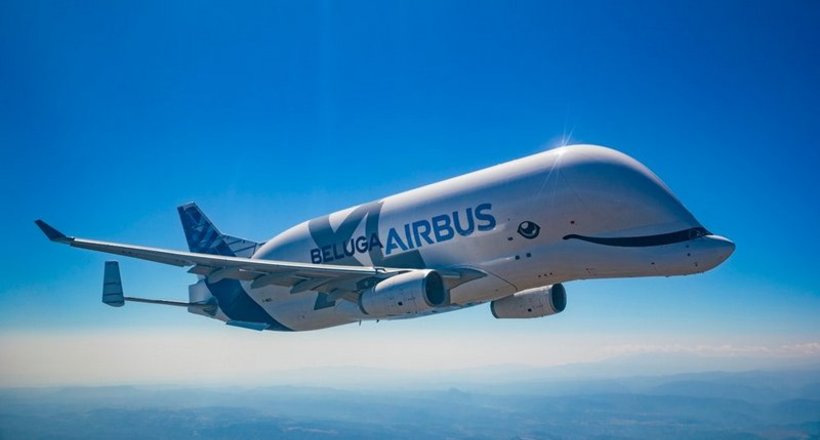 Гігантський літак Airbus, схожий на білуху, здійснив перший політ