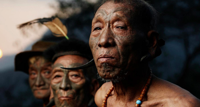 Фотограф робить драматичні фото племен, які вимирають