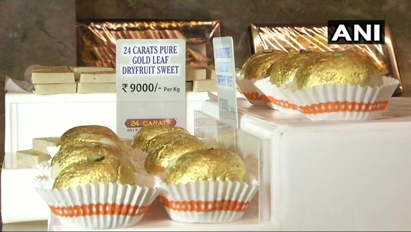 В Індії почали продавати золоті солодощі