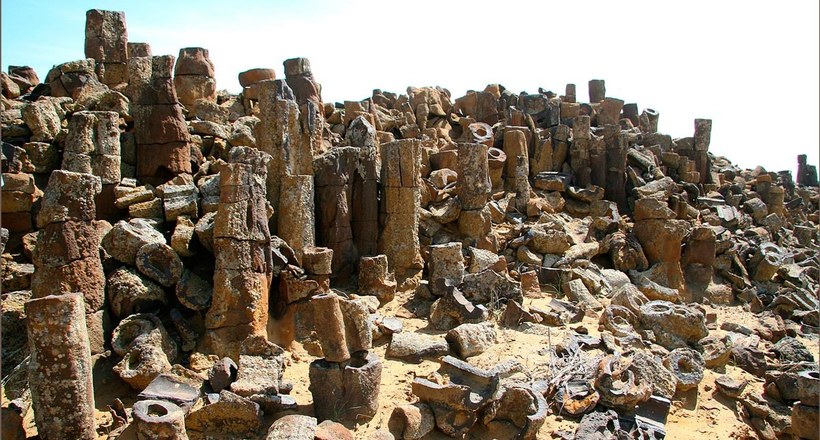 Відео: Кам'яні труби пустелі Кизилкум — місце, яке ставить геологів в глухий кут