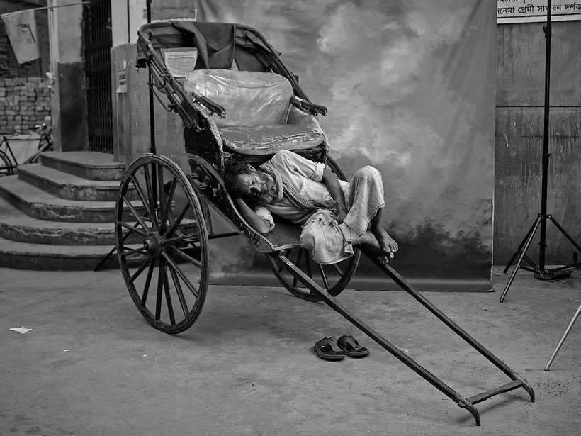 23 зникаючі професії Індії: скільки отримує рикша, ляльковод і чистильник вух