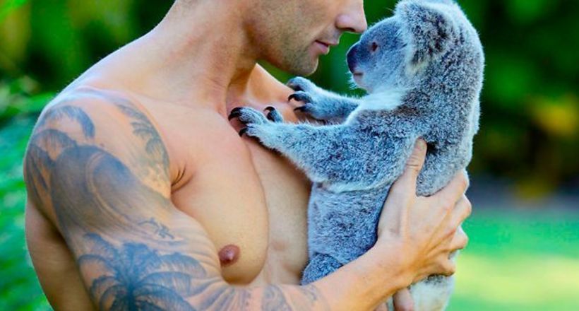 Гаряче: австралійські пожежні знялися з тваринами для благодійного календаря
