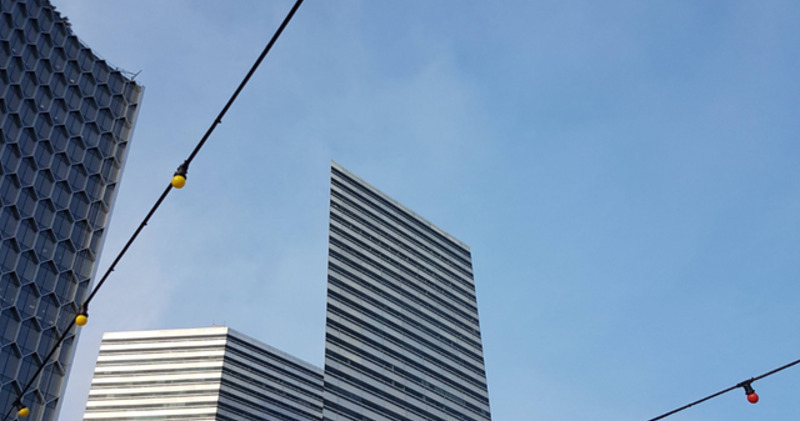 Користувачі мережі знайшли в Сінгапурі абсолютно плоске будівля