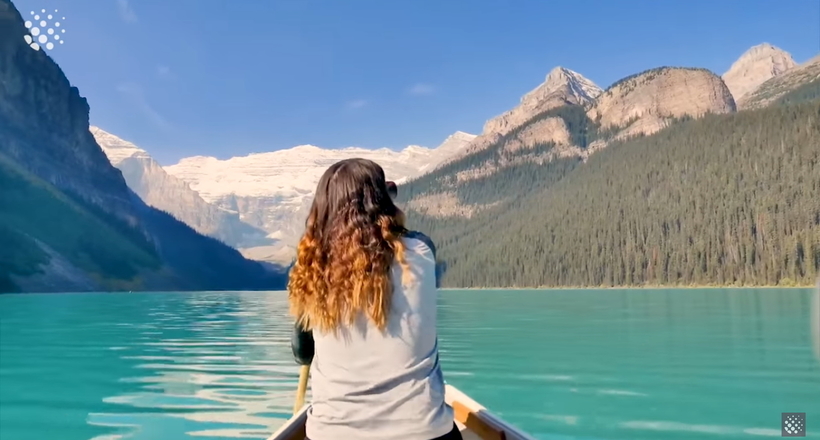 Відео: Ідилія, в яку занурюється будь-який відвідувач бірюзового озера Луіз в Канаді