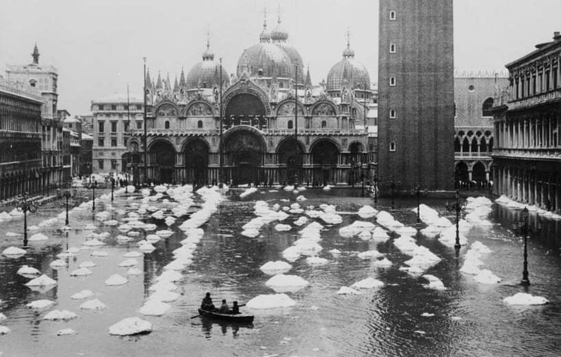 13 історичних фотографій про те, як тоне Венеція