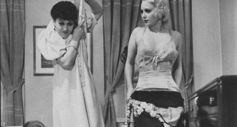 Як повинна і не має роздягатися дружина: поради з американського журналу 1930 років