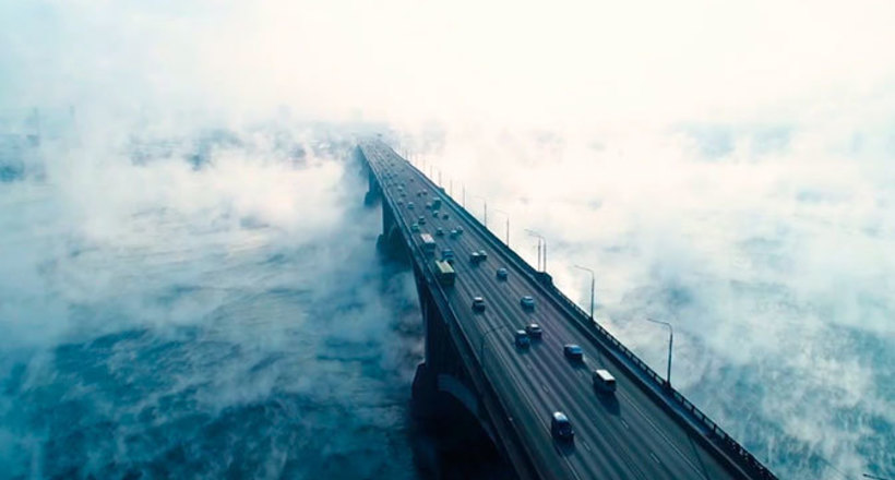 Відео: Примарний туман над річкою Єнісей, схожий на кадри з фільму