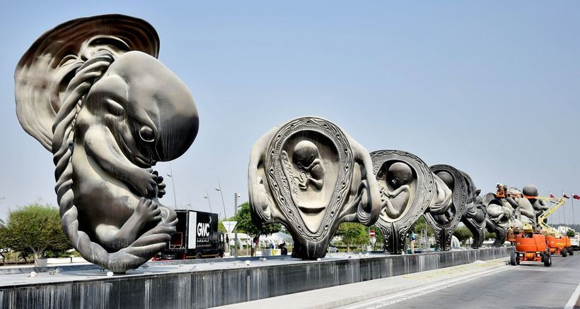 У Катарі відкрили гігантські скульптури ембріонів, які обурили місцевих жителів
