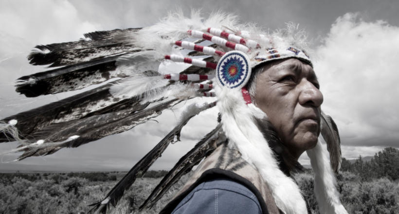 Фотограф робить потужні портрети членів усіх 566 індіанських племен США