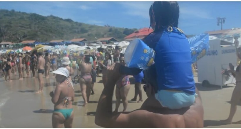 Відео: Що роблять бразильці, виявивши на пляжі загубився дитини