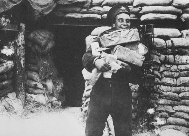 19 дивовижних знімків солдатів під час різдвяного перемир'я 1914 року