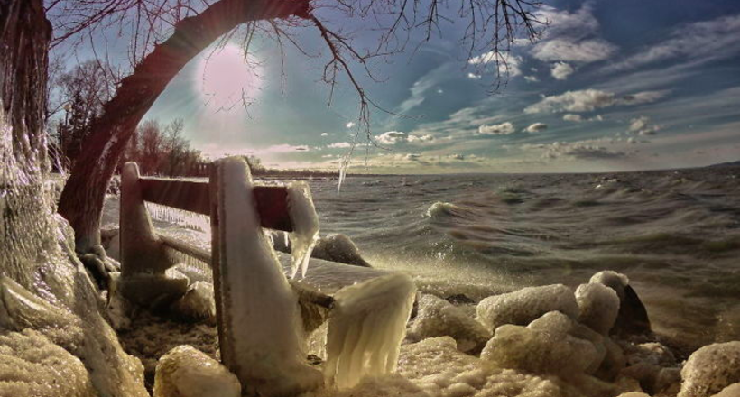 Негативні температури і сильний вітер перетворили озеро Балатон в країну чудес