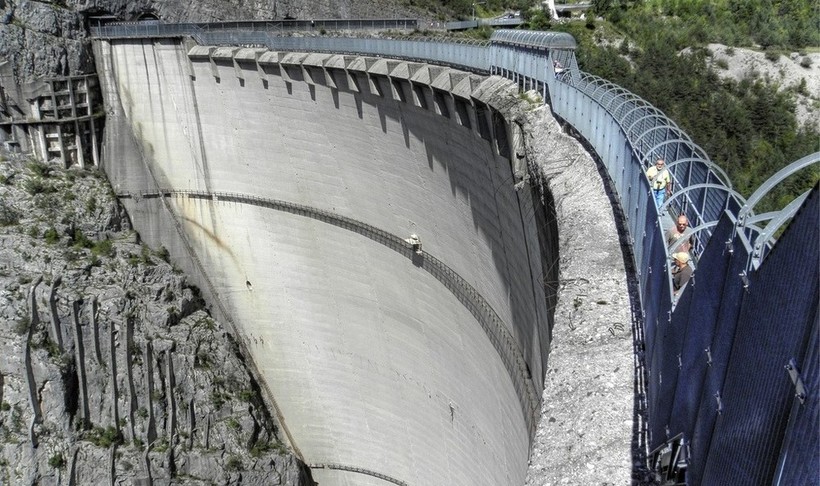Гребля Вайонт в Італії: чому довелося спустити водосховище і кинути нову дамбу