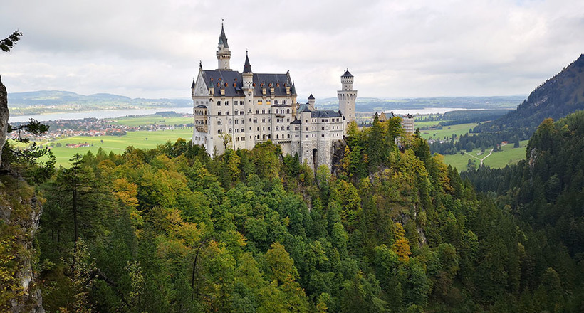 Нойшванштайн — найкрасивіший замок Баварії з сумною історією