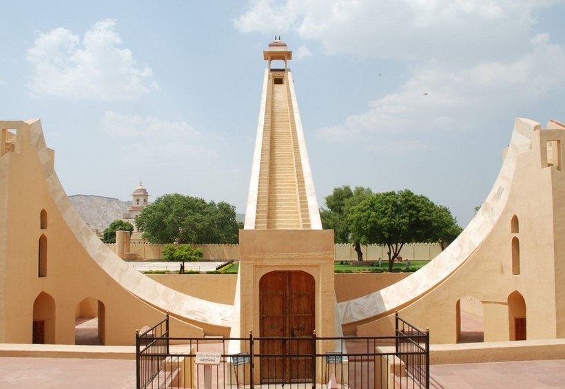 Обсерваторія Джантар-Мантар — шедевр наукового зодчества Великих Моголів 