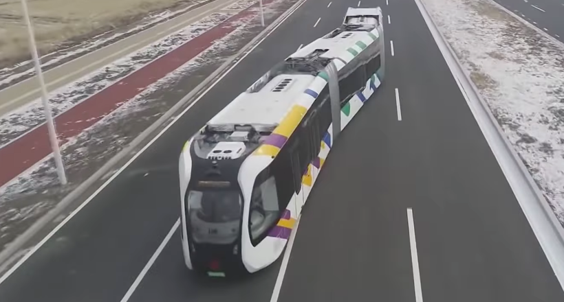 Відео: Новий безрейковий поїзд проходить зимові випробування