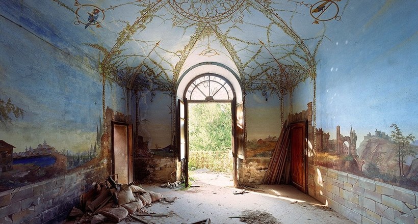 Занедбані італійські палаци в неймовірних знімках французького фотографа 