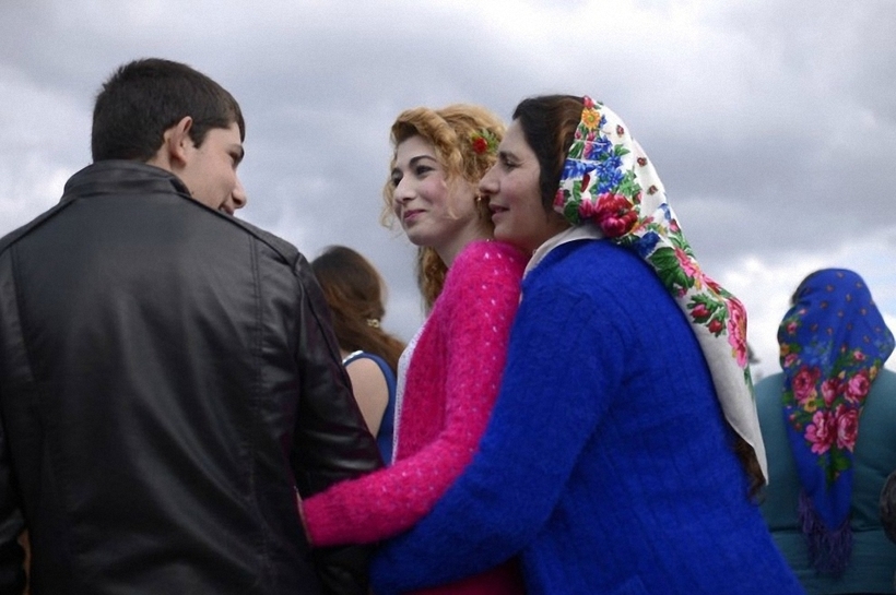 Вибрати обраницю за коштами: як проходить ярмарок дружин в Болгарії