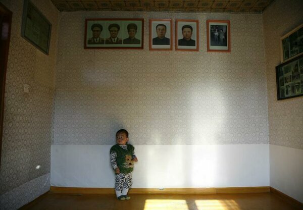 16 правдивих фото про те, наскільки бідно виглядають квартири в Північній Кореї