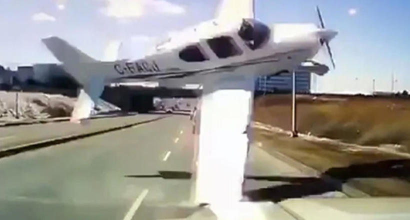 Відео: Автомобіль просто їхав по дорозі, коли у нього трохи не врізався літак 
