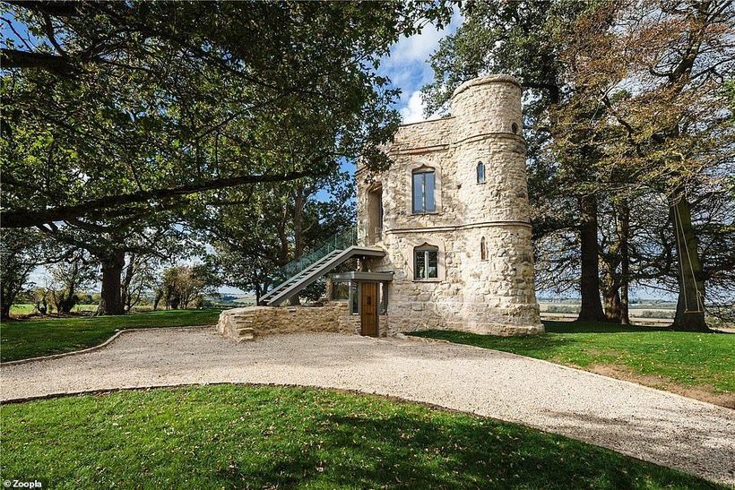 Свій замок за мільйон: британці зруйновану фортецю перетворили на розкішний будинок
