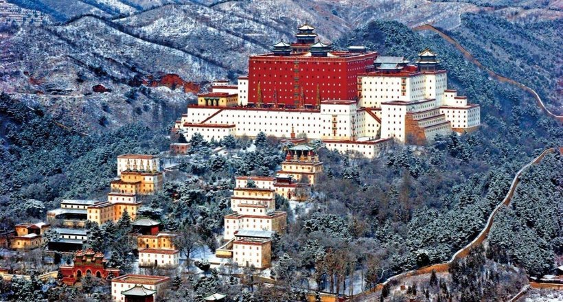 Путоцзунчэн: навіщо для китайського імператора побудували копію тибетського палацу Потала