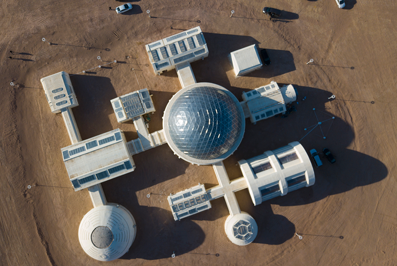 Поки НАСА мріє, Китай будує: китайці створили в пустелі марсіанську базу