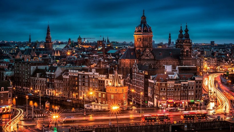 В Амстердамі нові збори: туристів можуть зобов'язати платити податок «на ліжко»