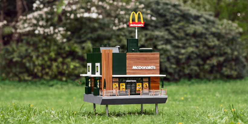 Ресторанчик для бджіл: у Швеції відкрили найменший «Макдоналдс»