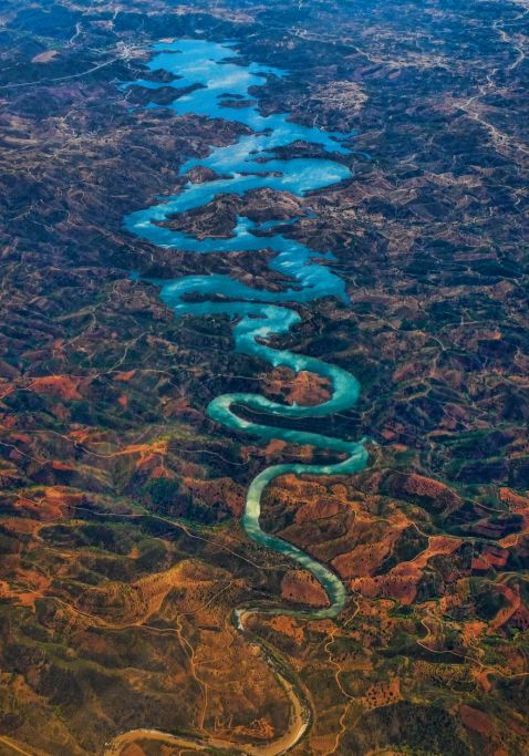 15 найнезвичайніших річок на планеті, які просто треба бачити
